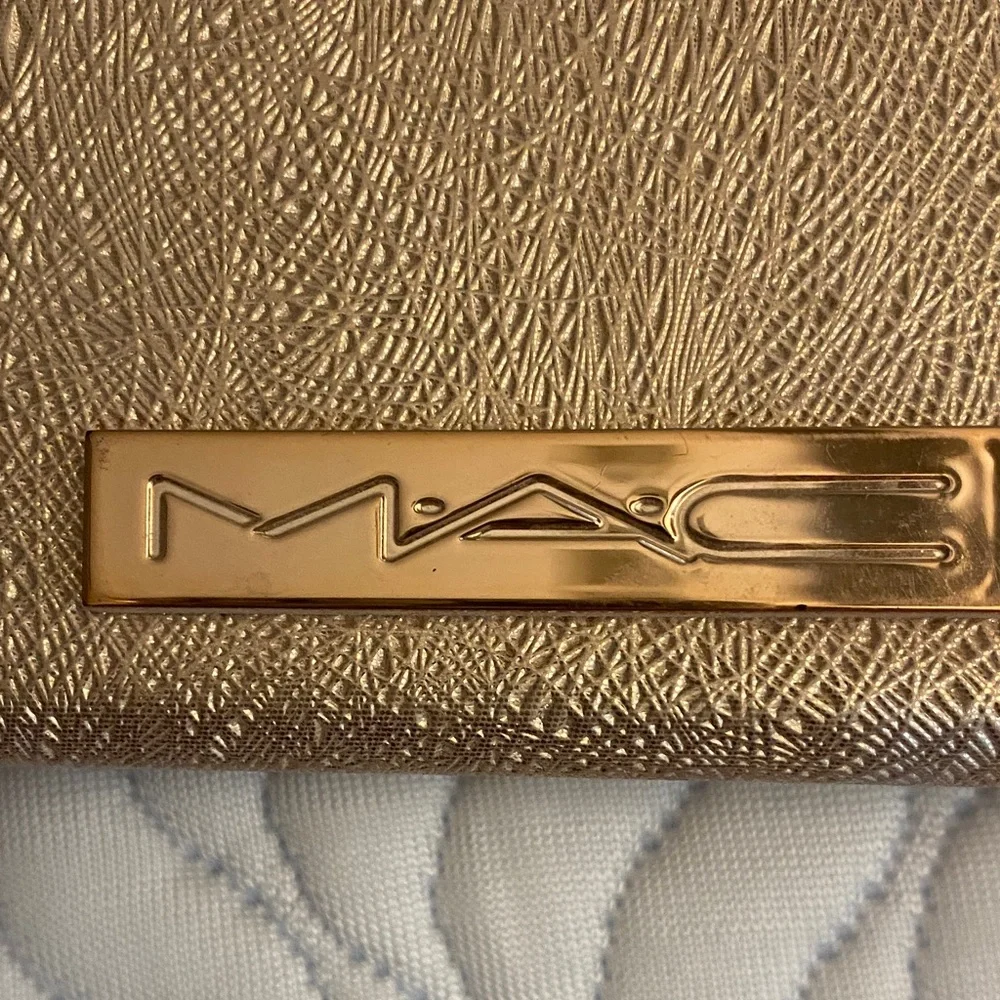 MAC Cosmetics Vibrant Lipstick Collection - Picture 6 of 12